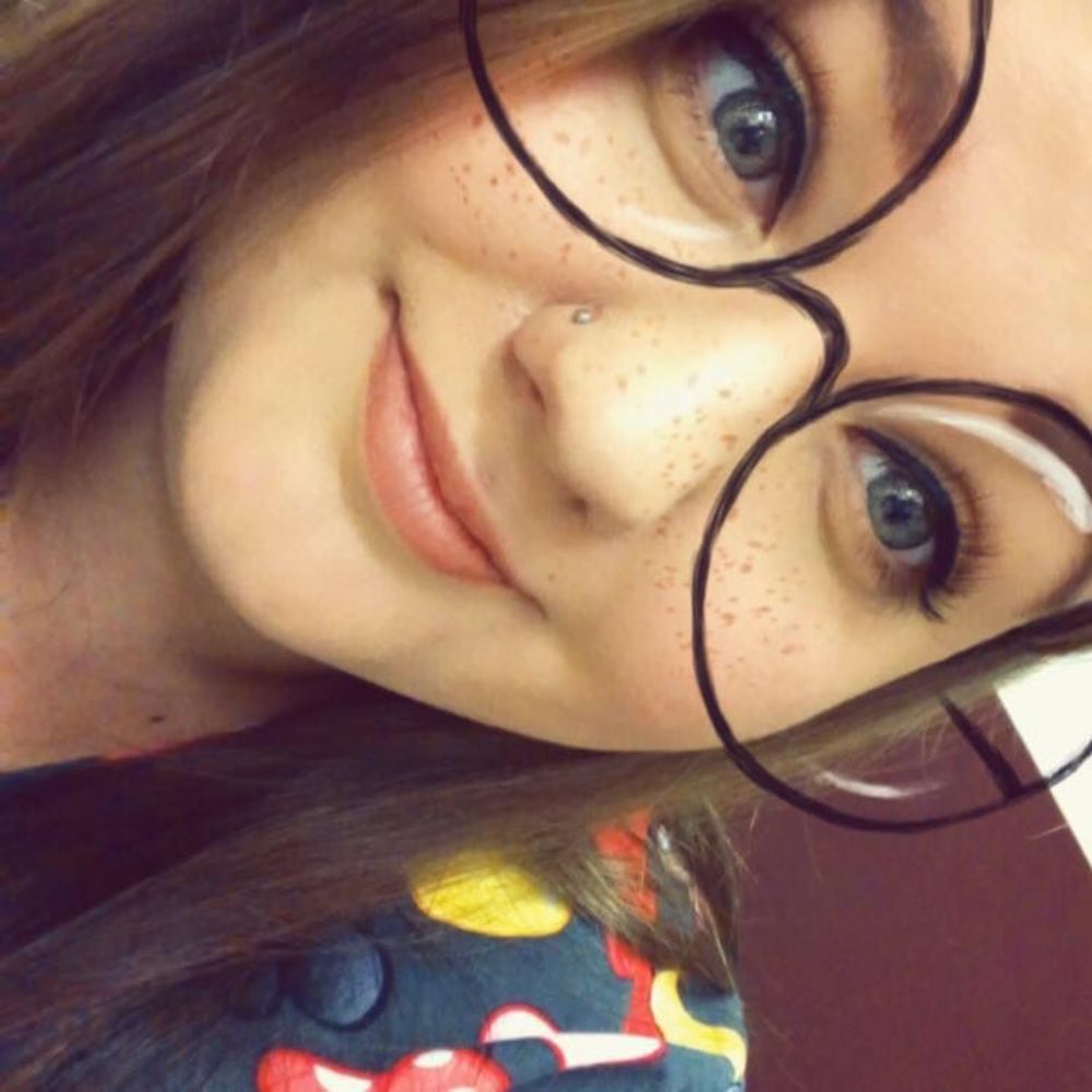 Meet your Posher, Lila